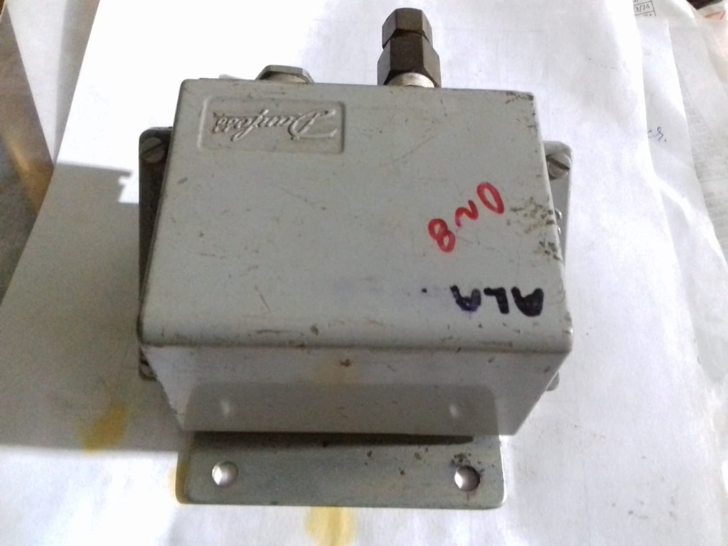 PRESSURE SWITCH NEW