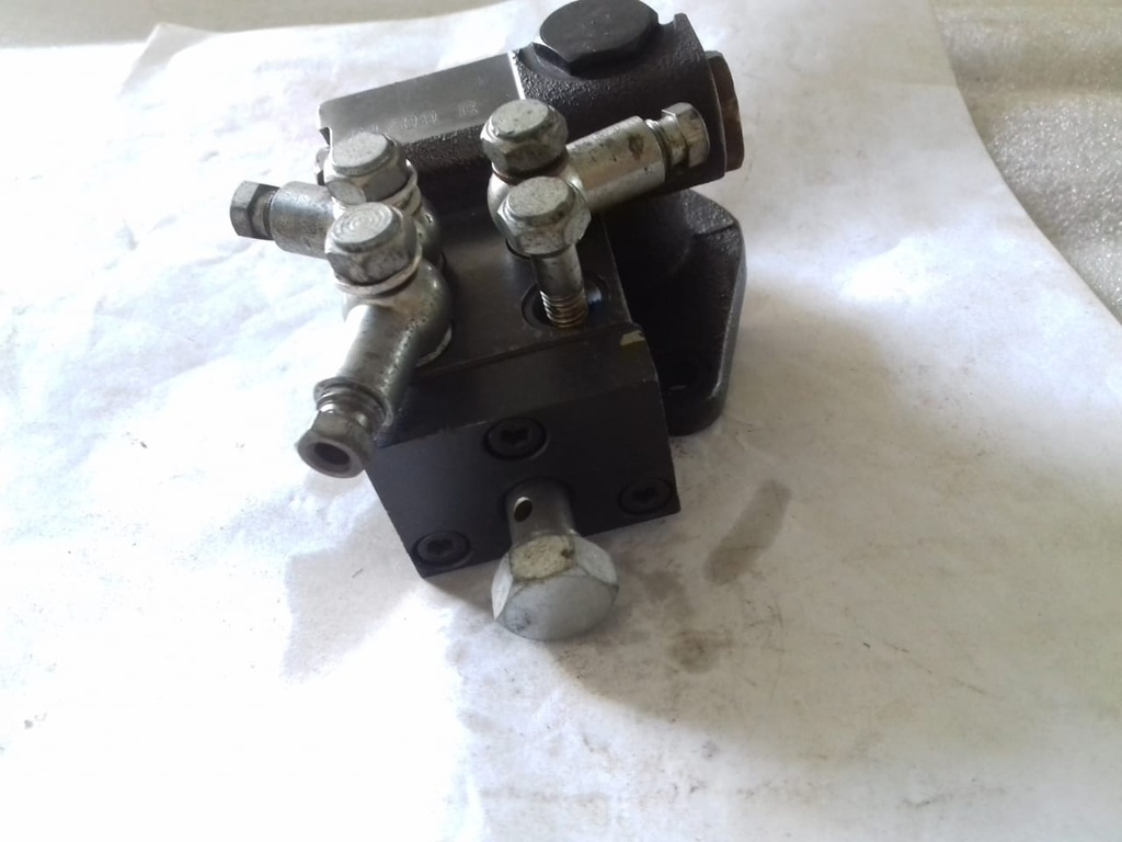 LUBRICATOR 4 CONNECTION USED