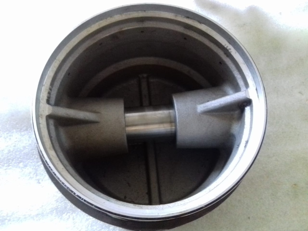 LP PISTON WITH PIN USED