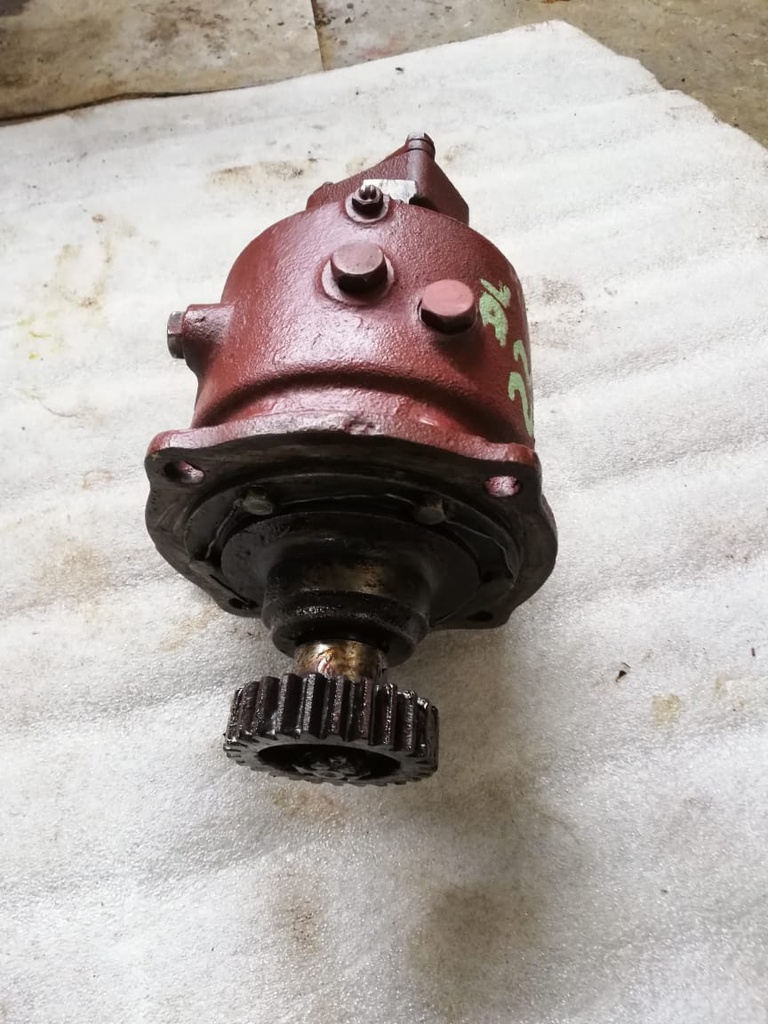 ROCKER ARM LUBRICATION OIL PUMP USED