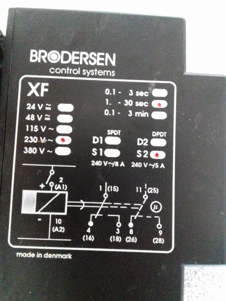 BRODERSEN CONTROL SYSTEM WITH SOCKET