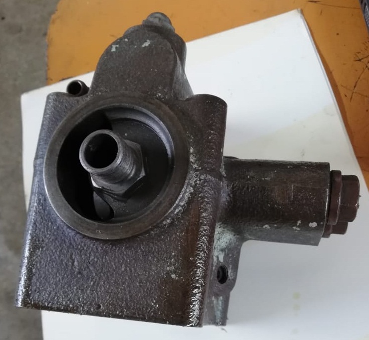 OIL RELEASE VALVE BODY USED