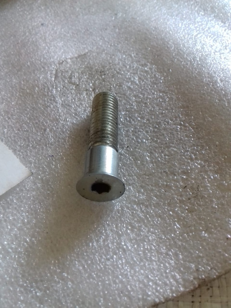 CENTER BOLT FOR VALVE