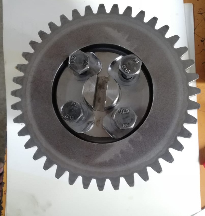 DRIVE GEAR WITH GUIDE RING WITH COUPLING USED