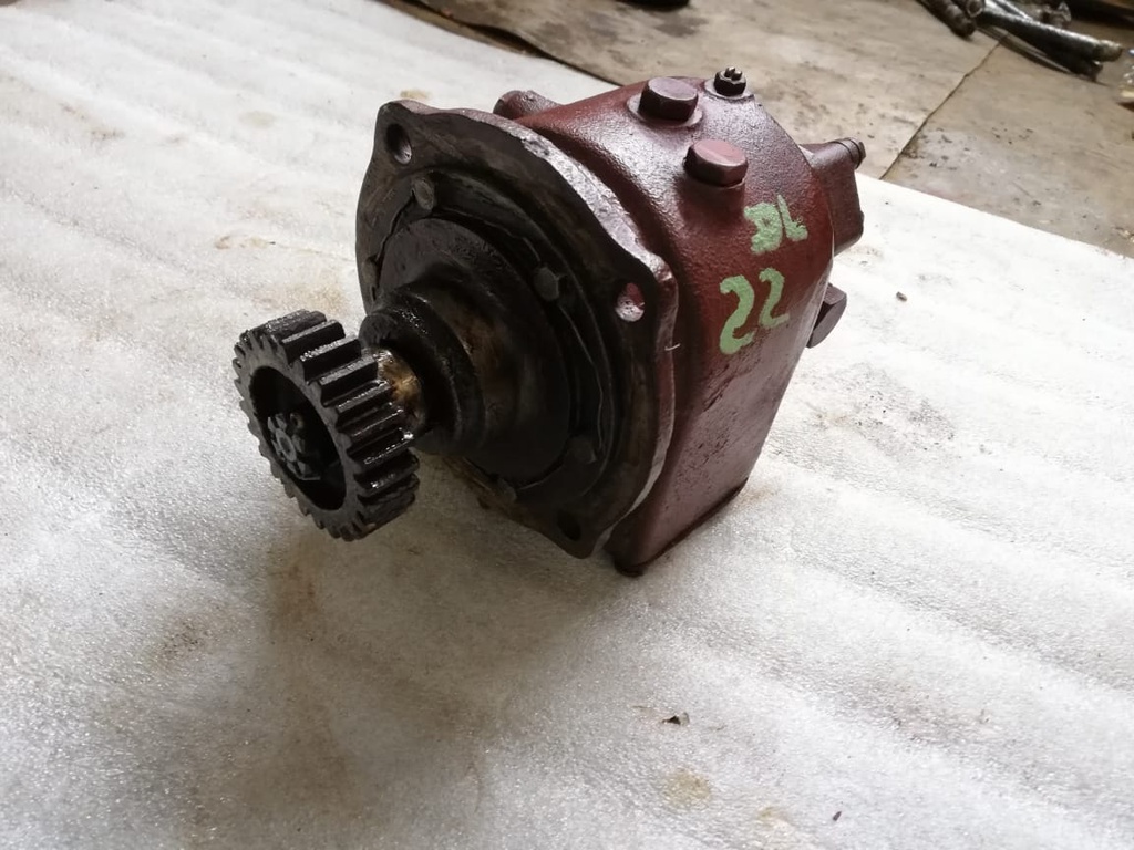 ROCKER ARM LUBRICATION OIL PUMP USED